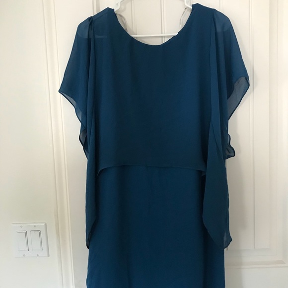 👗 flattering 👗 - Picture 1 of 3